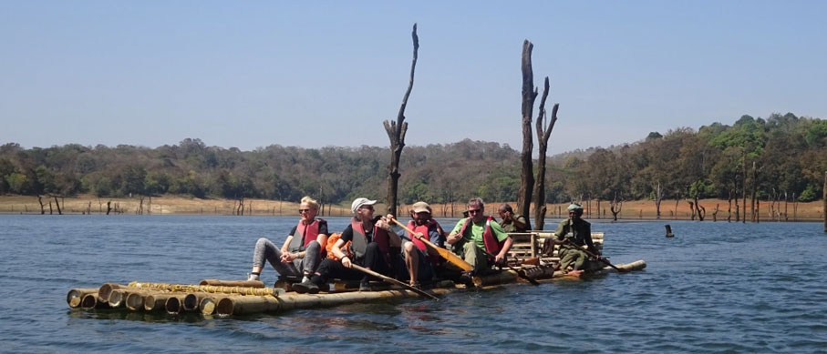 periyar bamboo rafting